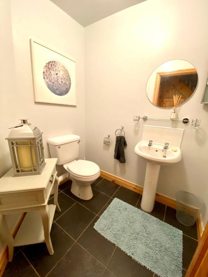 3 Bedroom House Located In Centre Of Carndonagh Bagian luar foto