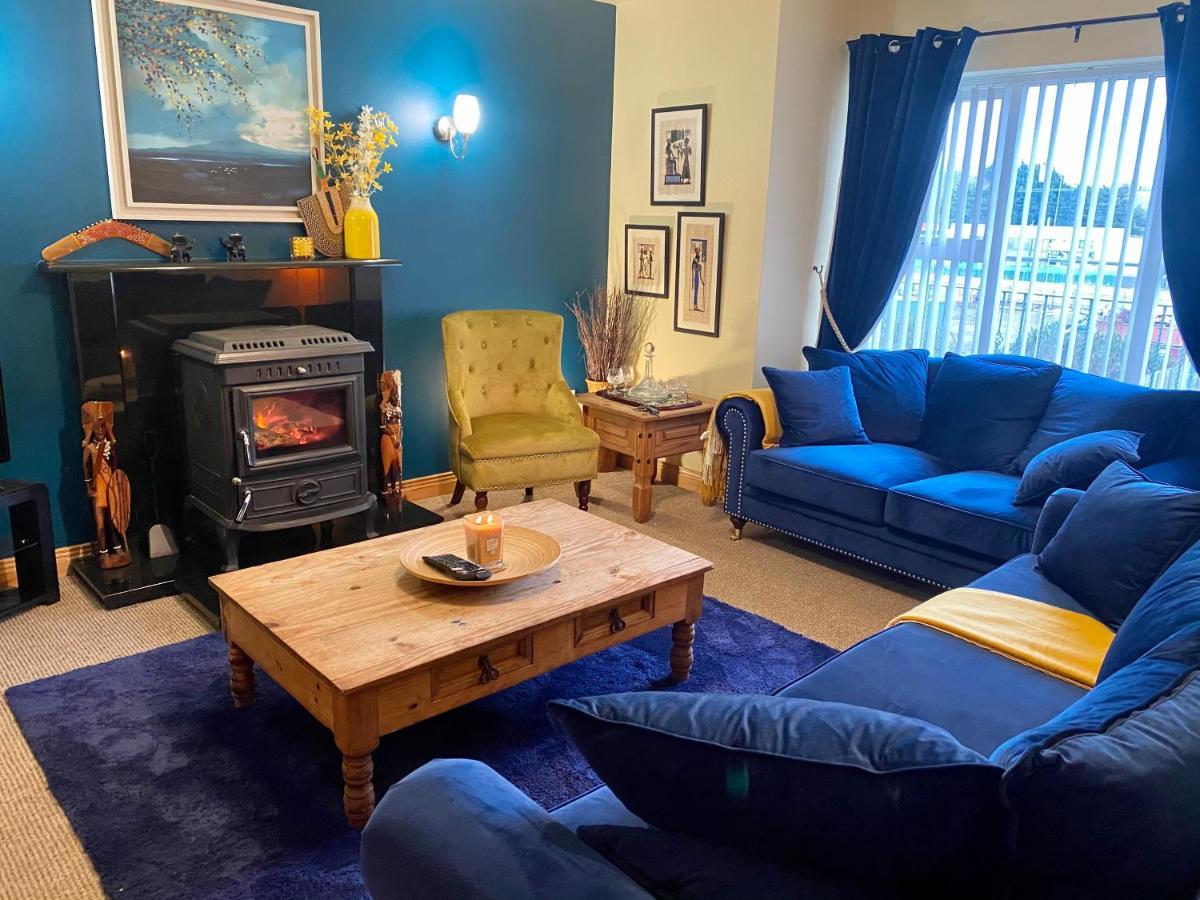 3 Bedroom House Located In Centre Of Carndonagh Bagian luar foto