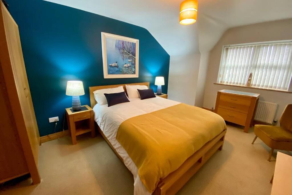 3 Bedroom House Located In Centre Of Carndonagh Bagian luar foto