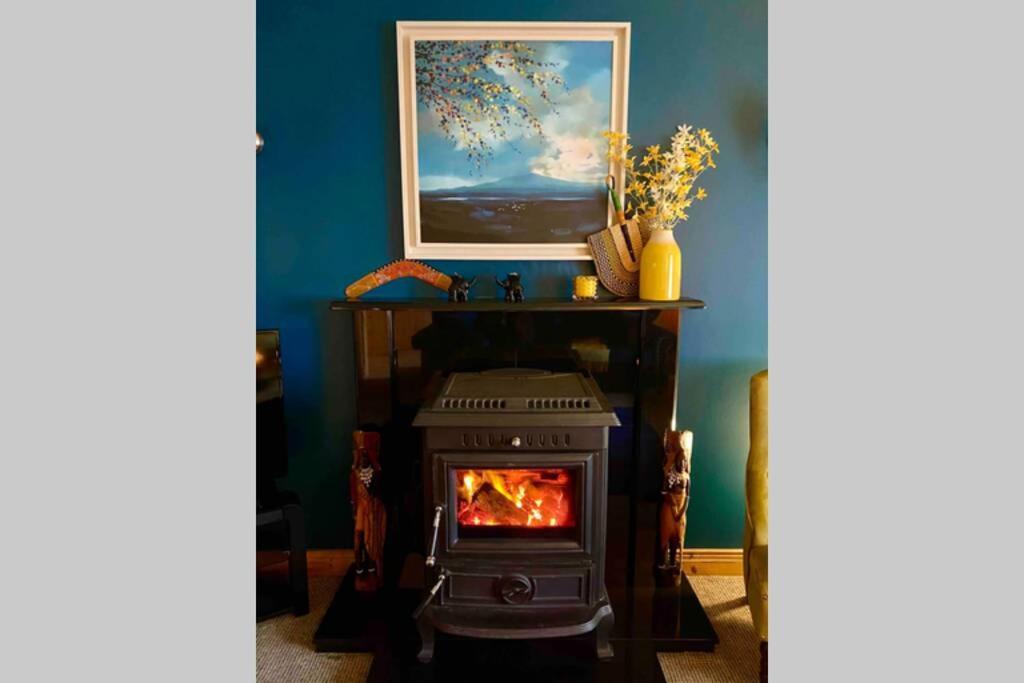 3 Bedroom House Located In Centre Of Carndonagh Bagian luar foto