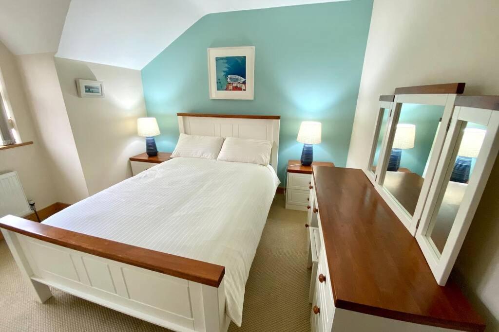 3 Bedroom House Located In Centre Of Carndonagh Bagian luar foto