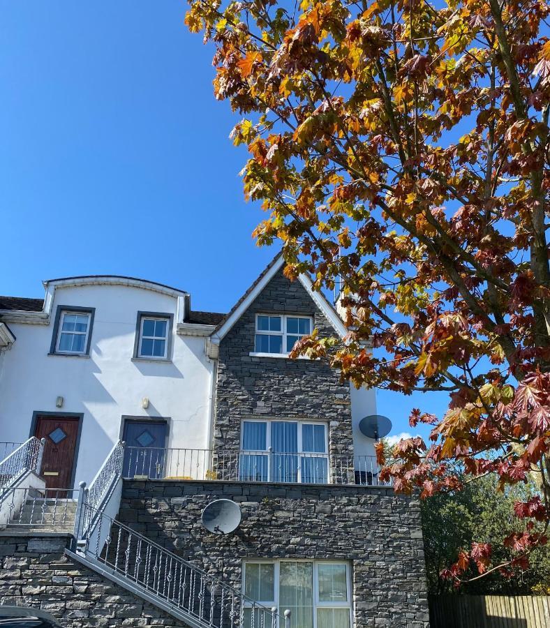 3 Bedroom House Located In Centre Of Carndonagh Bagian luar foto